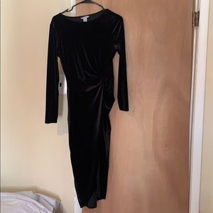 Long-sleeve Black Velvet knot-tie Dress